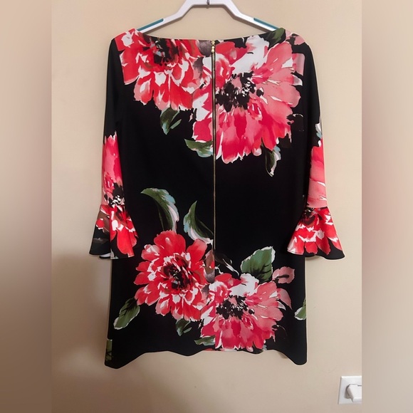 Tahari by ASL Bell-Sleeve Floral Scuba Crepe Shift Dress Size 14 - Picture 3 of 4